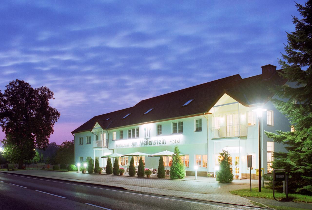 Hotel Am Meilenstein Dunkelforth Exterior photo