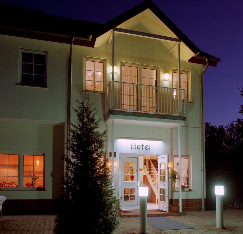 Hotel Am Meilenstein Dunkelforth Exterior photo